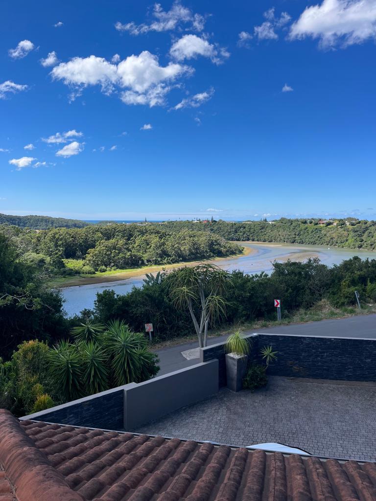6 Bedroom Property for Sale in Gonubie North Eastern Cape